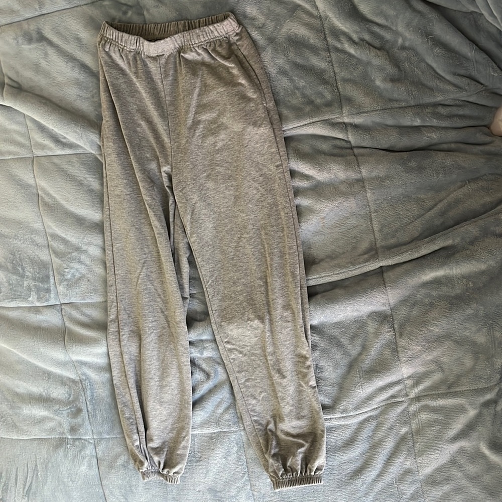 Girls Shein Gray Sweatpants Baggy Oversized Cute with Large Pockets Size 10-11Y